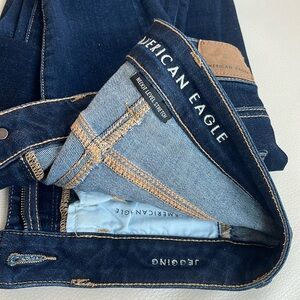 American Eagle size 4. Next level stretch Jegging . Dark wash.